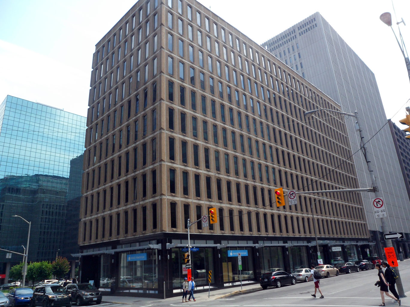 Regus - 116 Albert (2-3)